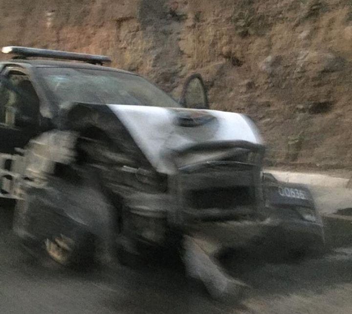 Patrulla queda destrozada tras accidentarse en Xochitepec