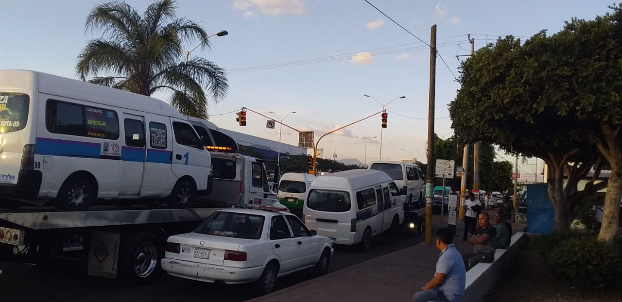Continuan operativos para ordenar el transporte público