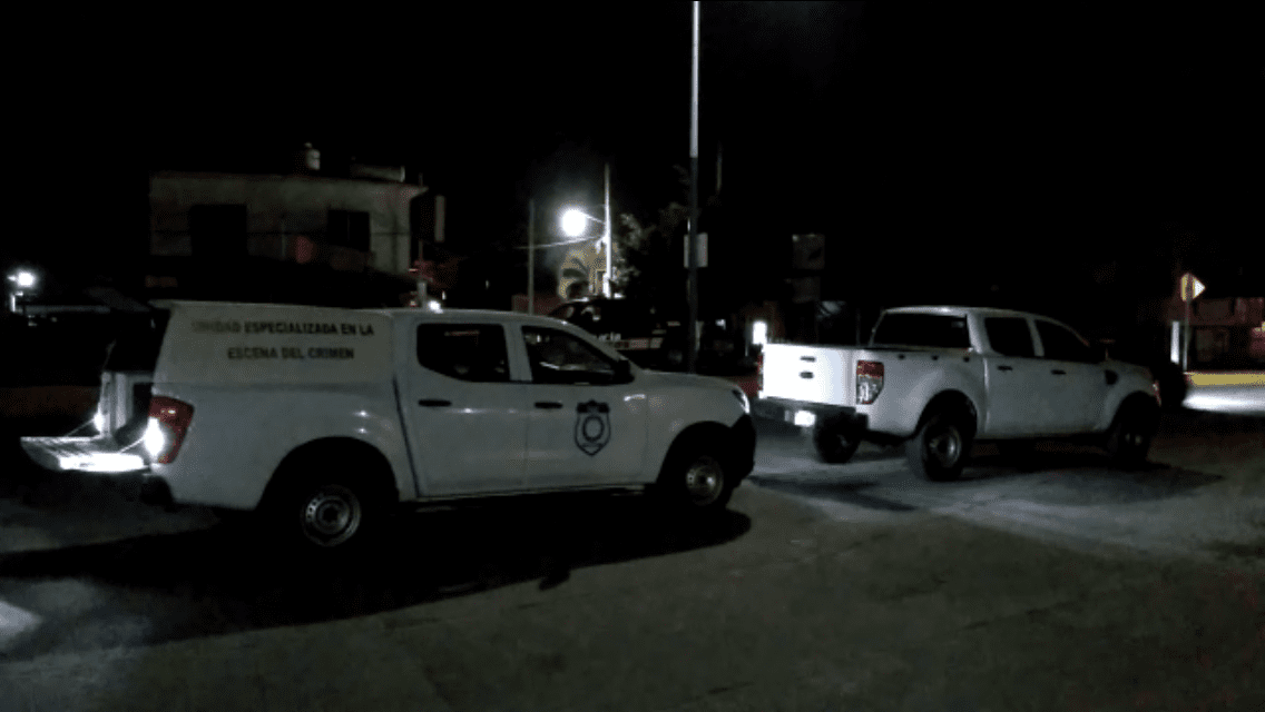 Por orinar su auto atacan a balazos a una pareja en Morelos
