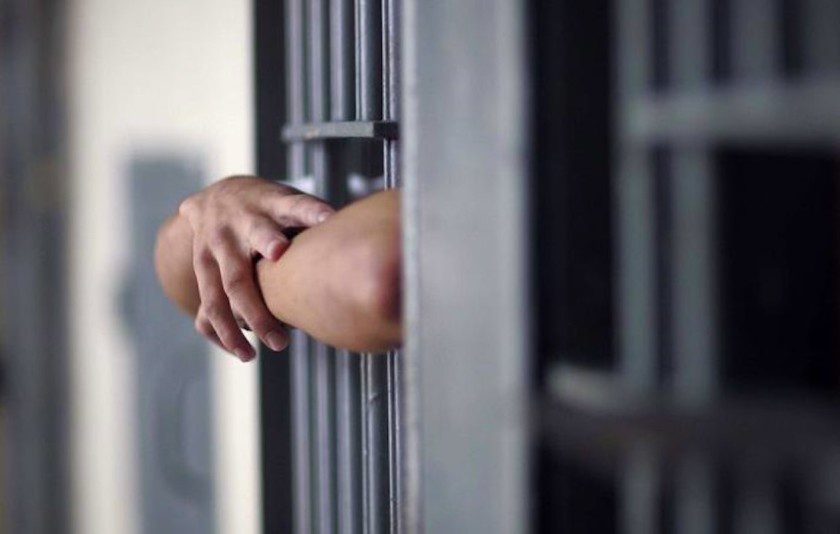 Encarcelan ‘por error’ a mujer en penal varonil, la violaron durante 2 meses