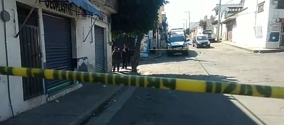 Mujer es atacada a balazos en Jiutepec
