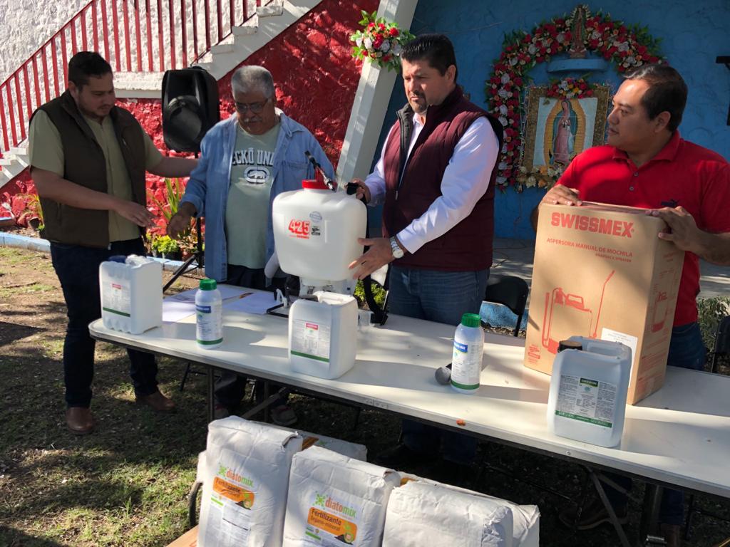 Entregan equipo y fertilizante a encargados de ejidos en Cuautla