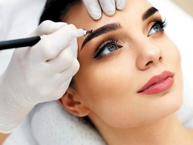 El microblading podría dejarte SIN CEJAS y con afectar a tu salud