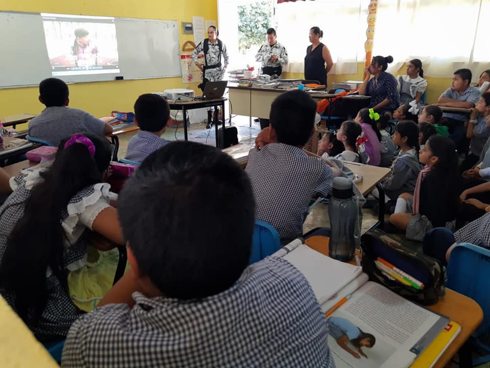 Dan pláticas de prevención del delito en escuelas de Axochiapan