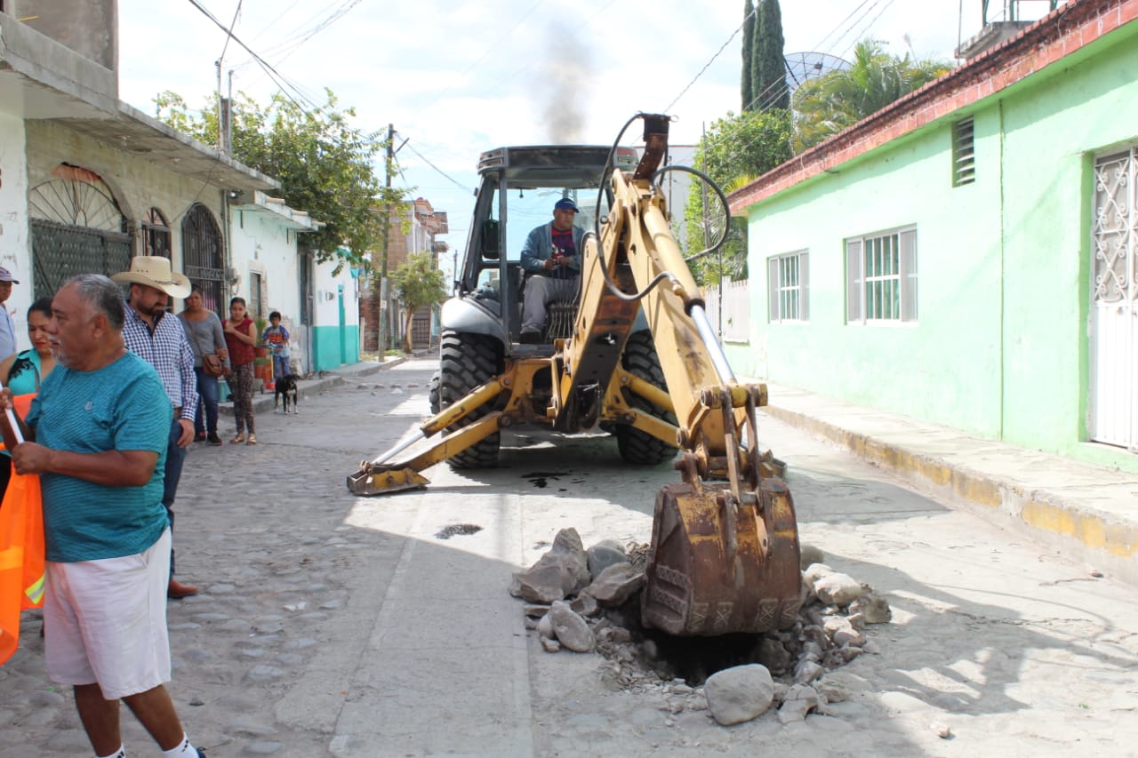 Inician obras de pavimentación en Axochiapan