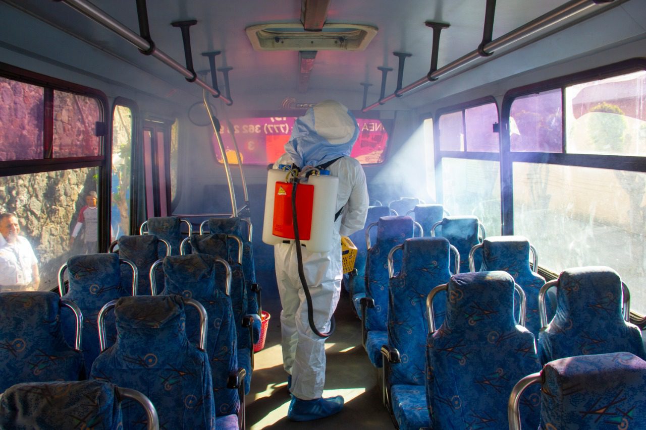 SANITIZAN unidades del transporte público en Morelos