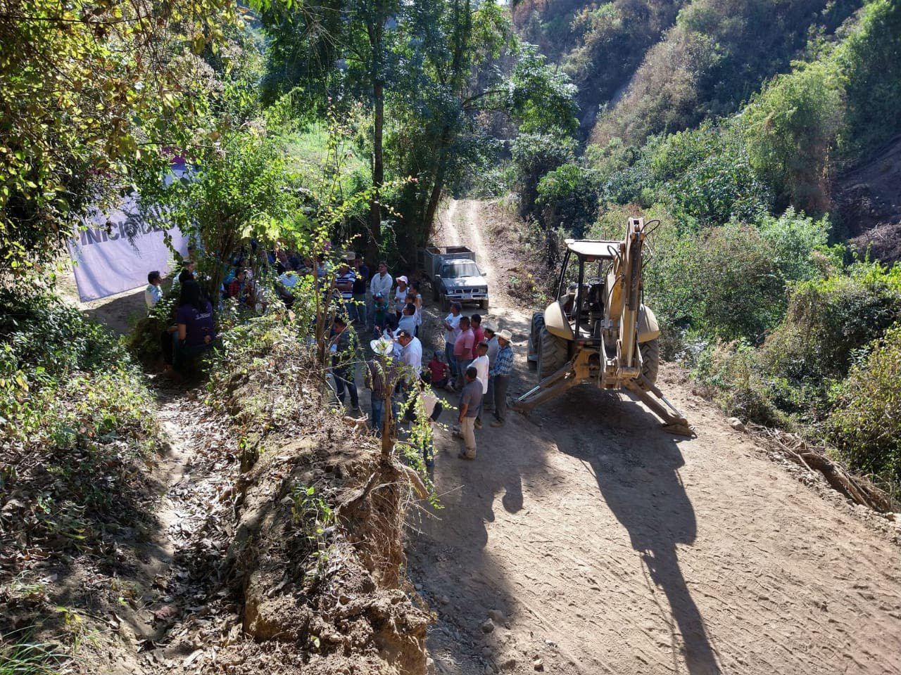 Rehabilitan 45 kilómetros de saca en Ayala y Ocuituco