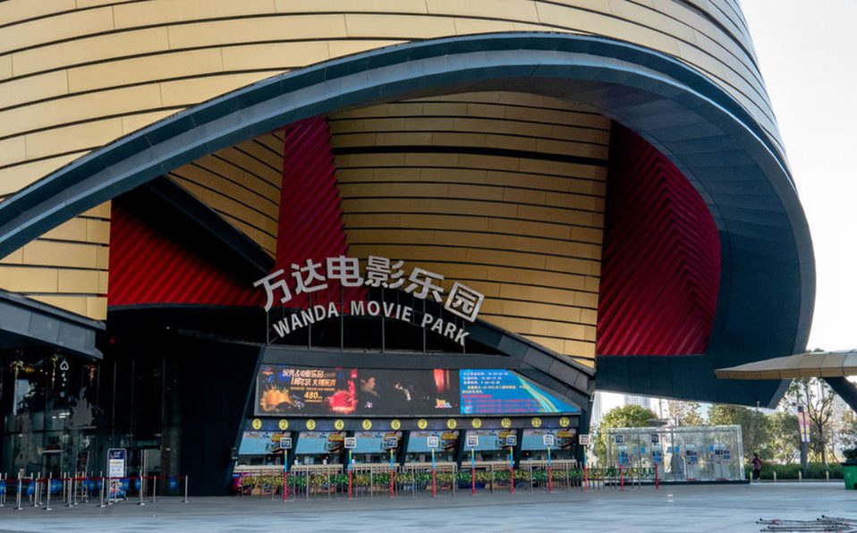 China reabre CINES pero la gente no asiste