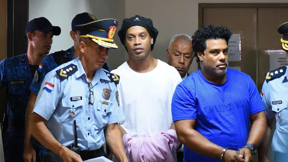 Ronaldinho preso en Paraguay, aseguran que fue usado para lavado de dinero