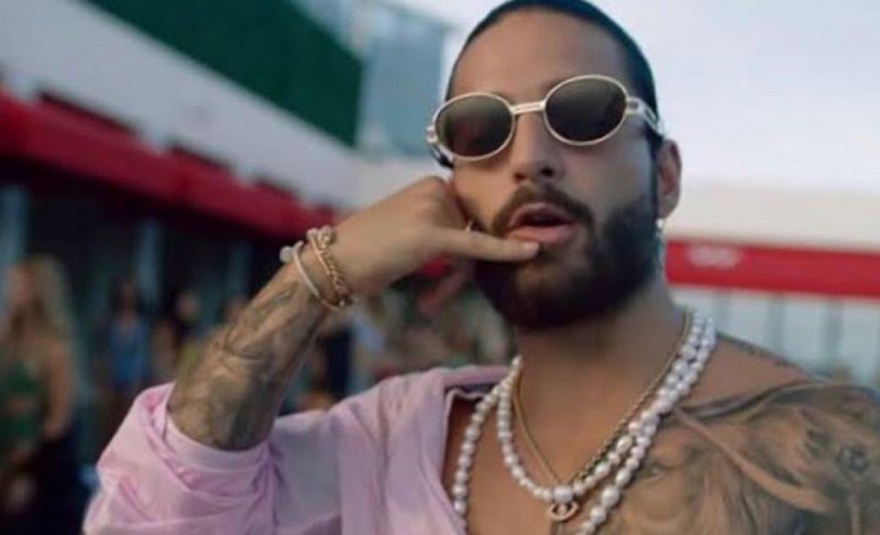 Maluma da su número telefónico a su fans