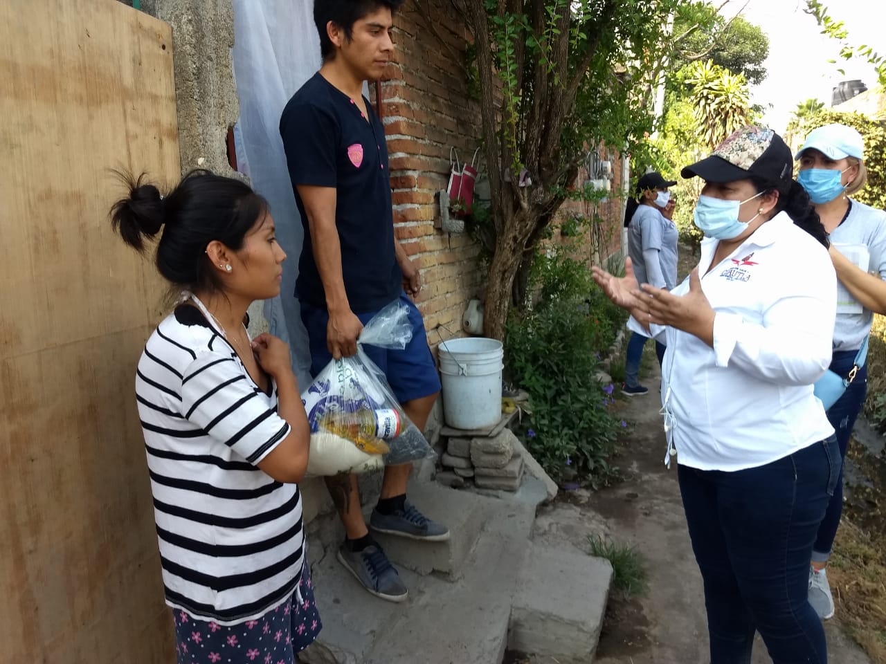 DIF Cuautla entrega despensas a familias vulnerables
