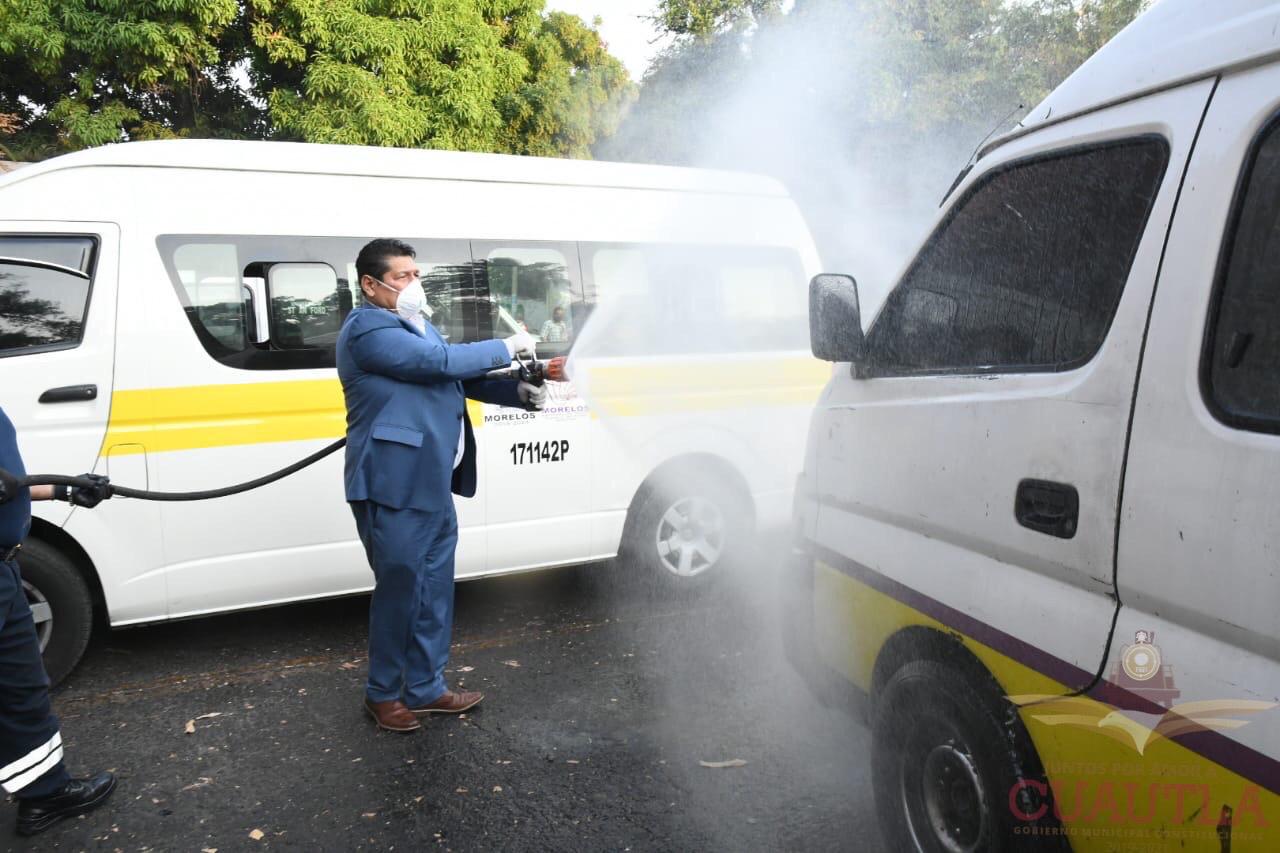 Alcalde de Cuautla encabeza sanitización de transporte público