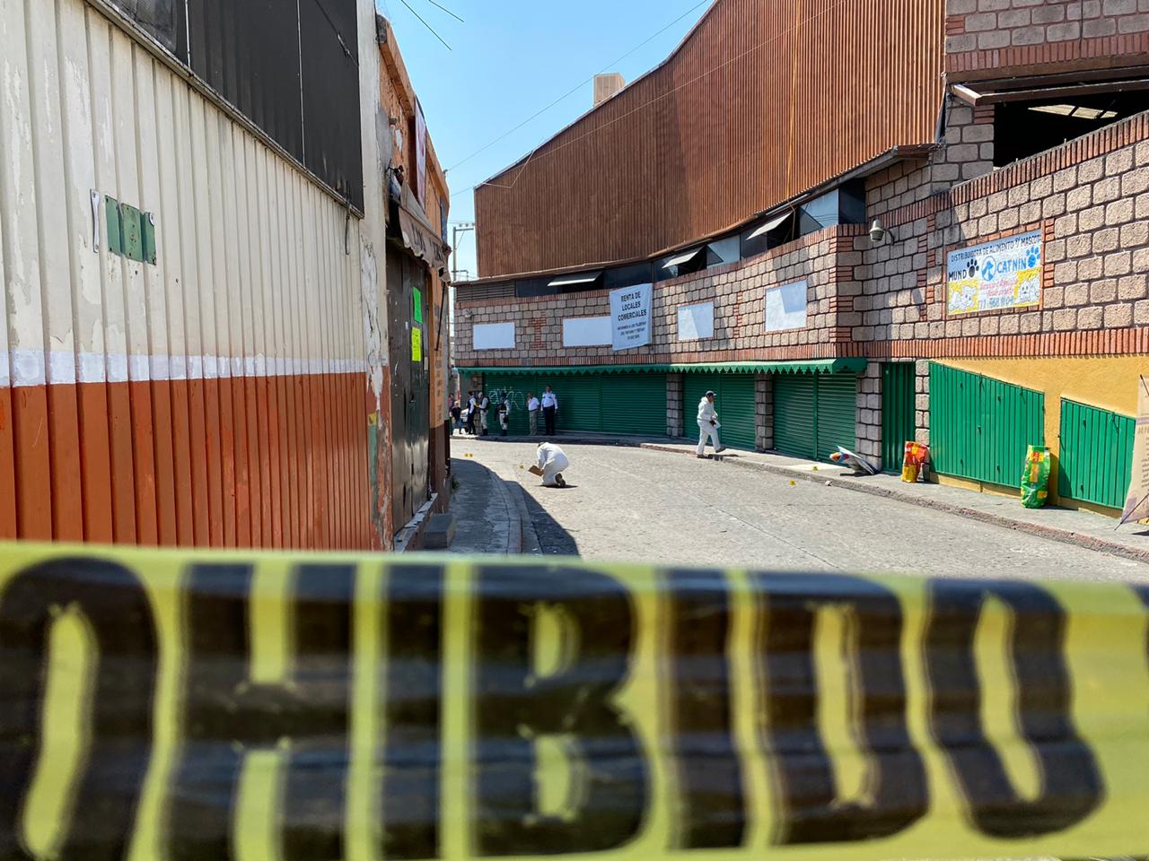 Sicarios LANZAN DISPAROS y dejan narcomanta en Cuernavaca