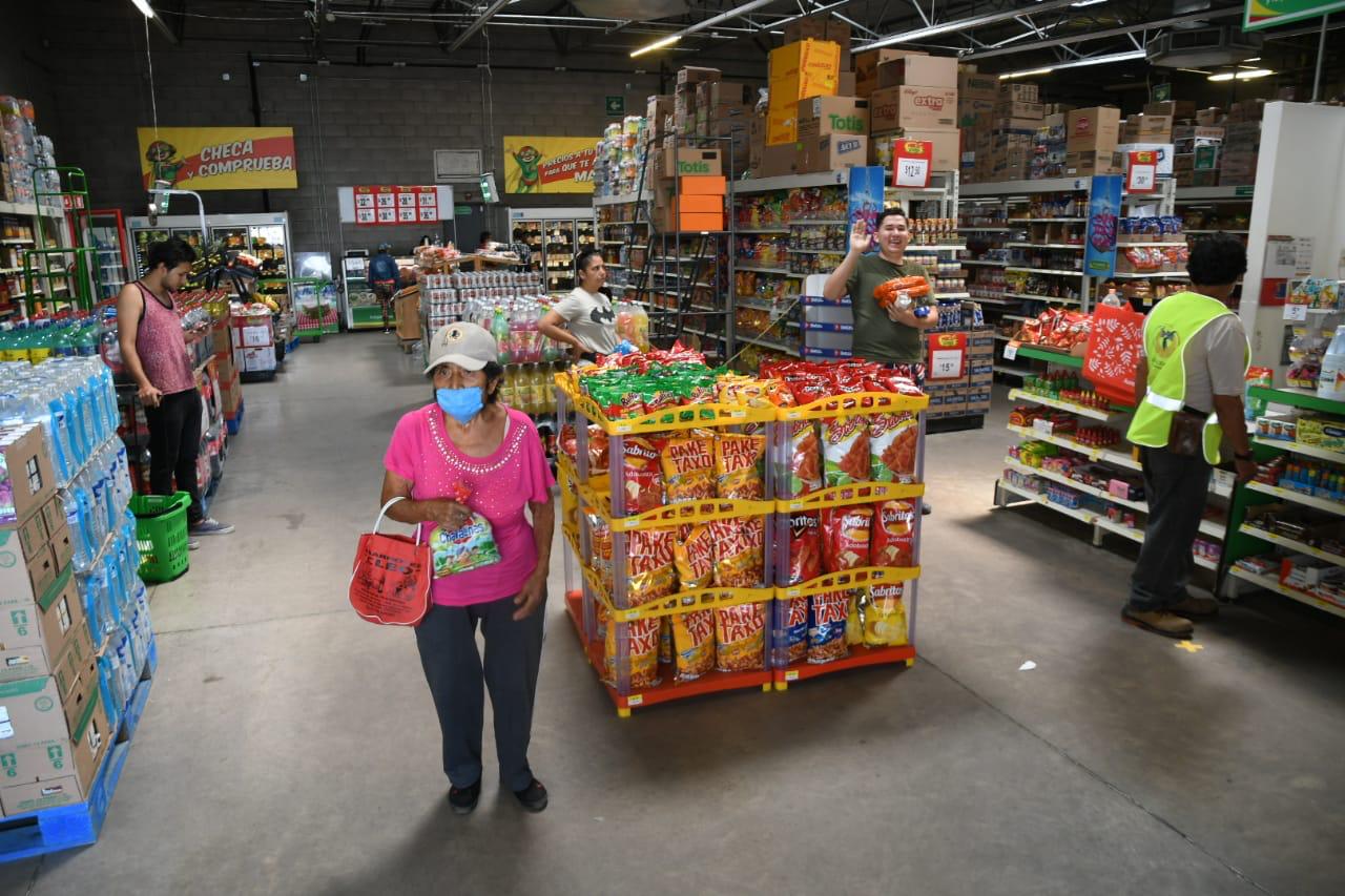 Realizan operativos en plazas comerciales de Cuautla para invitar a la gente a su casa