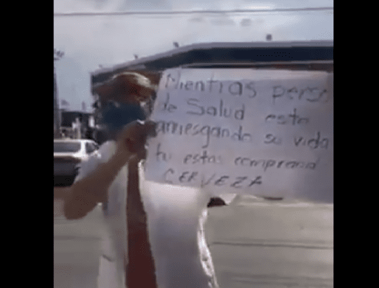 [VIDEO] Enfermera rompe en llanto al ver filas largas para comprar CERVEZA