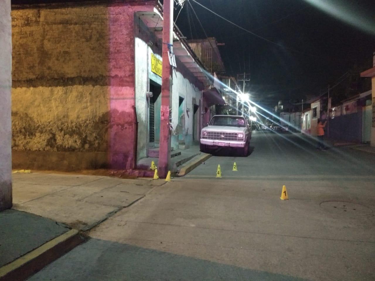 Atacan una casa a balazos en Zacatepec