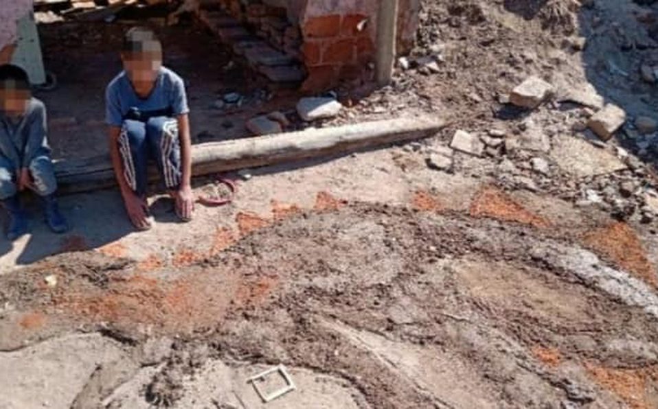 Niño se convierte en artista con su TAREA de LODO