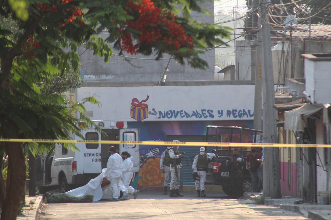 Hallan cadáver en un saco de dormir en Temixco
