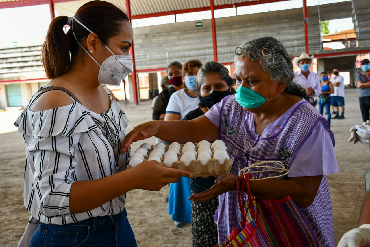 Entregan apoyo alimentario a 11 mil familias de Ayala