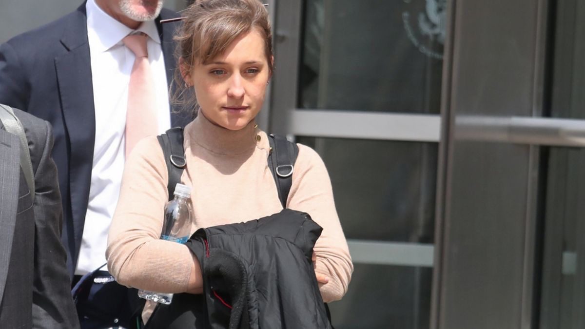 Actriz Alisson Mack se declara CULPABLE de tráfico de mujeres para la secta NXIVM
