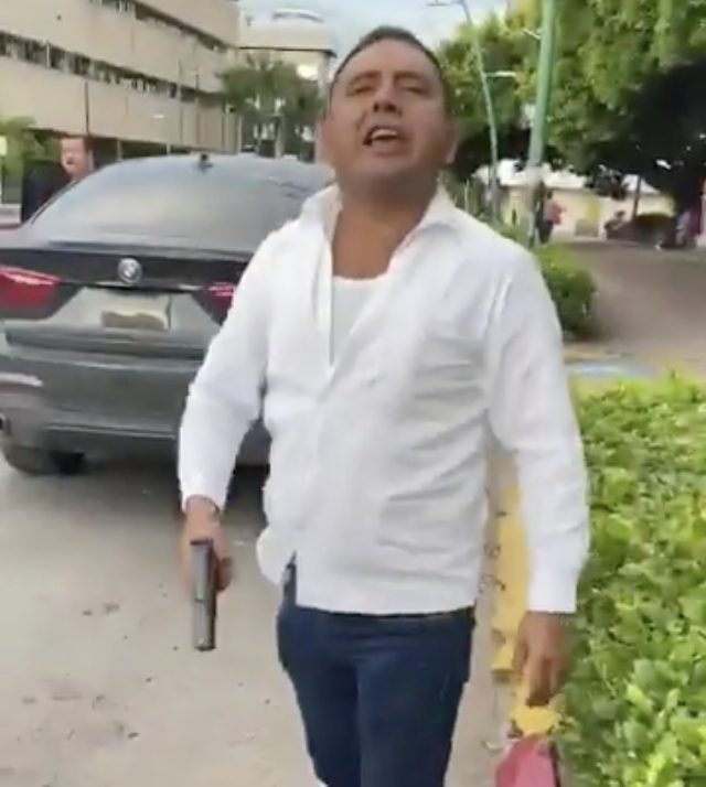 [VIDEO] Escolta del gobernador de Chiapas dispara contra ex esposo de su hija