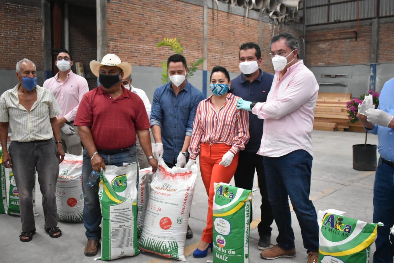 Entregan apoyos a agricultores de Jiutepec