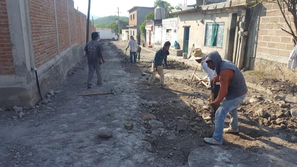 Construyen drenaje en Cayehuacan, comunidad de Axochiapan