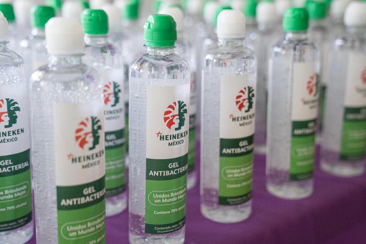 Heineken dona gel antibacterial para los morelenses