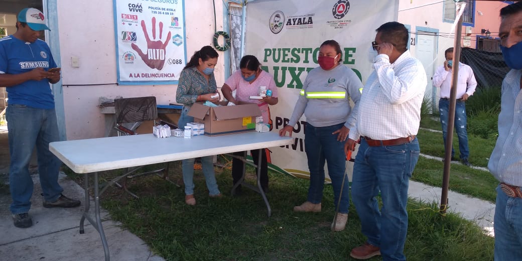 Dan atención a vecinos intoxicados por incendio en bodega de fertilizantes en Ayala
