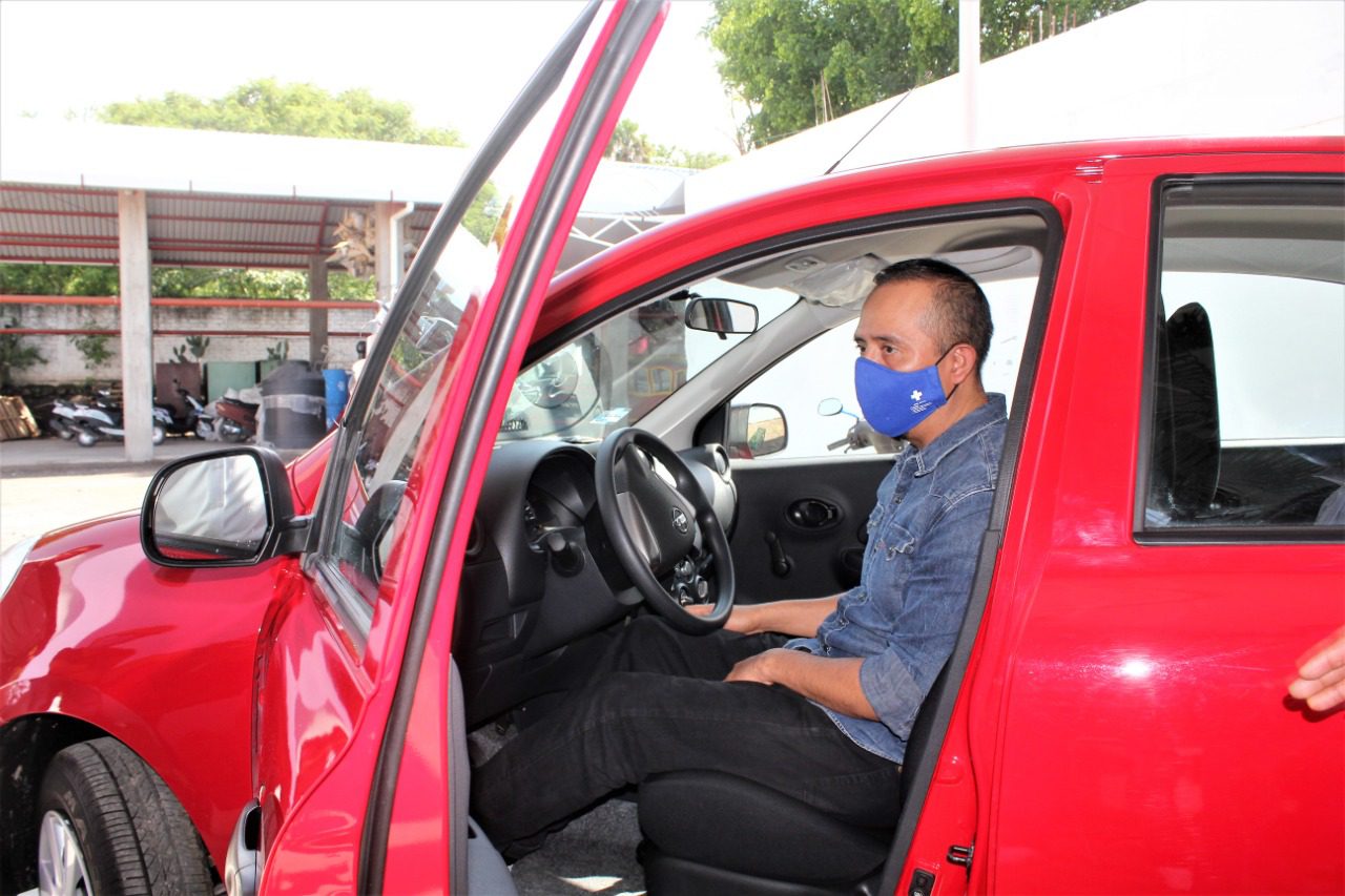 Ayuntamiento de Ayala entrega AUTO a ganador de rifa de impuesto predial