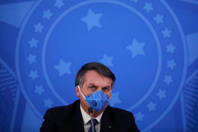 Jair Bolsonaro, presidente de Brasil, da positivo a COVID-19