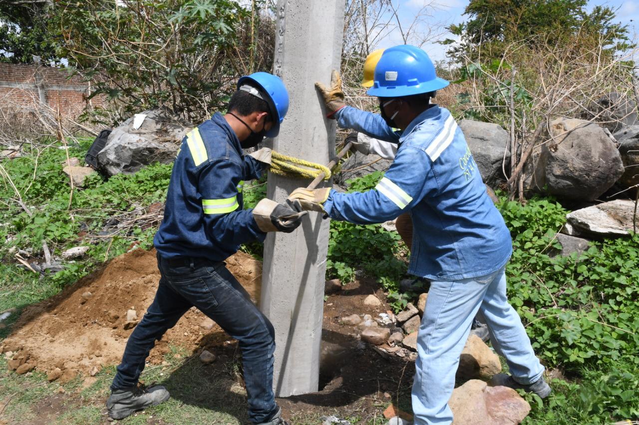 Inician obras de electrificación en colonias de Cuautla