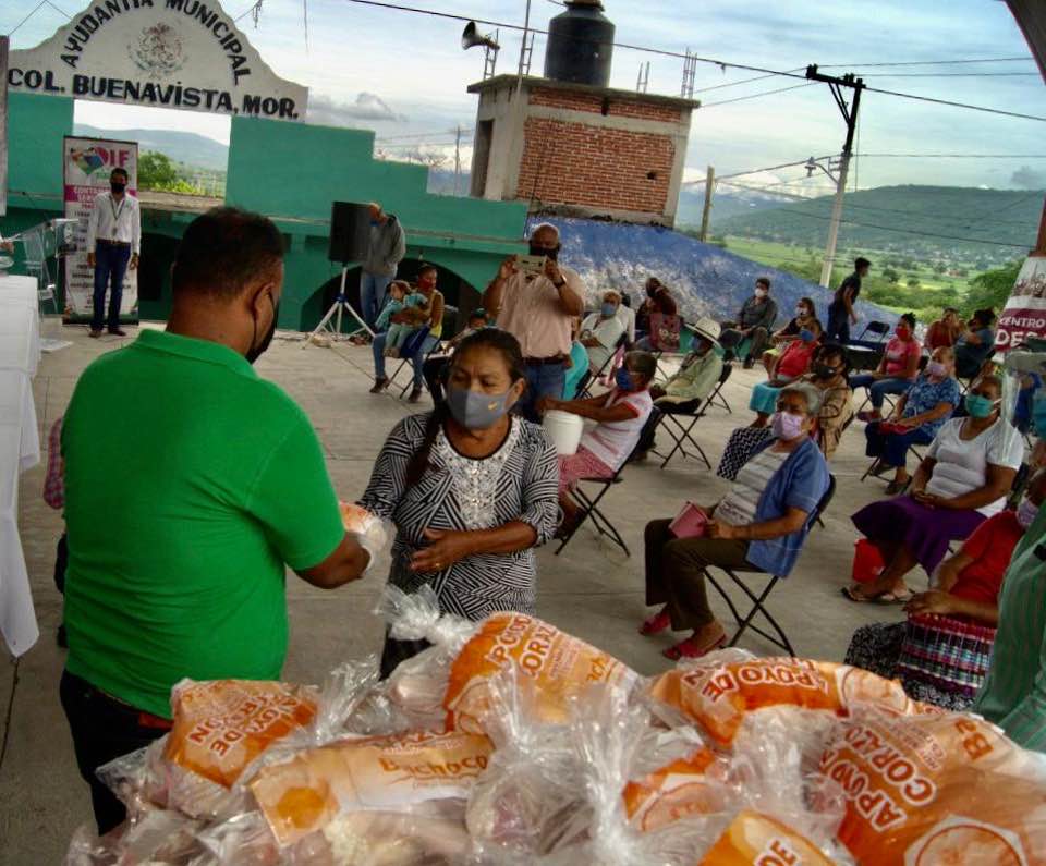 Bachoco DONA 2 toneladas de pollos a familias de Ayala, Morelos