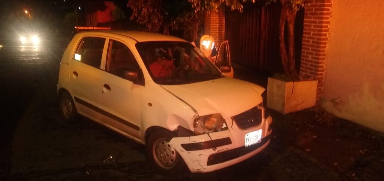 Destroza auto del DIF Cuernavaca, iba en estado de ebriedad