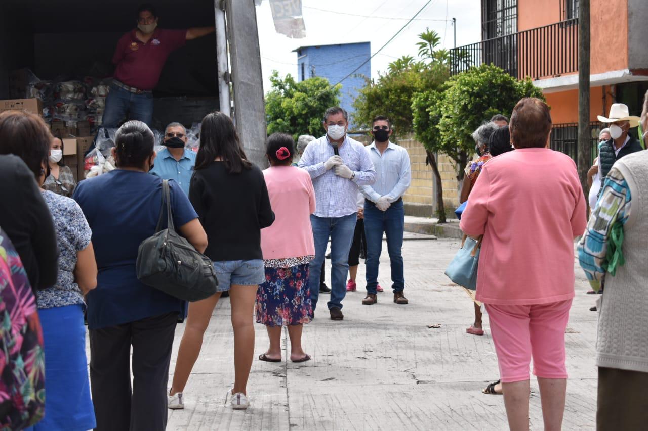 Entregan apoyo alimentario a familias de Jiutepec