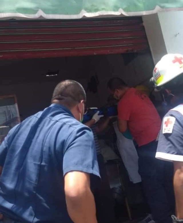 Maquina tortilladora TRITURA el brazo de una mujer en Cuautla