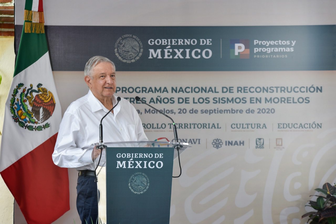 AMLO visita Morelos y dice que seguirá apoyando a Cuauhtémoc Blanco