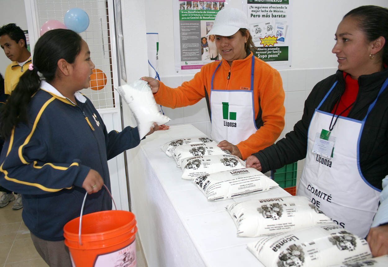 Convocan a inscribirse para recibir leche Liconsa en Ayala