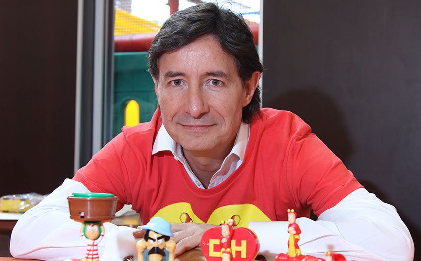 Hijo de Chespirito le dice adiós a Televisa tras 39 años de trabajo