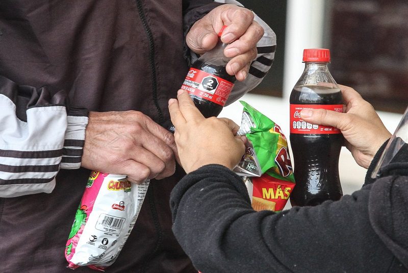 AMLO rechaza el aumento en el impuesto de comida chatarra y refresco