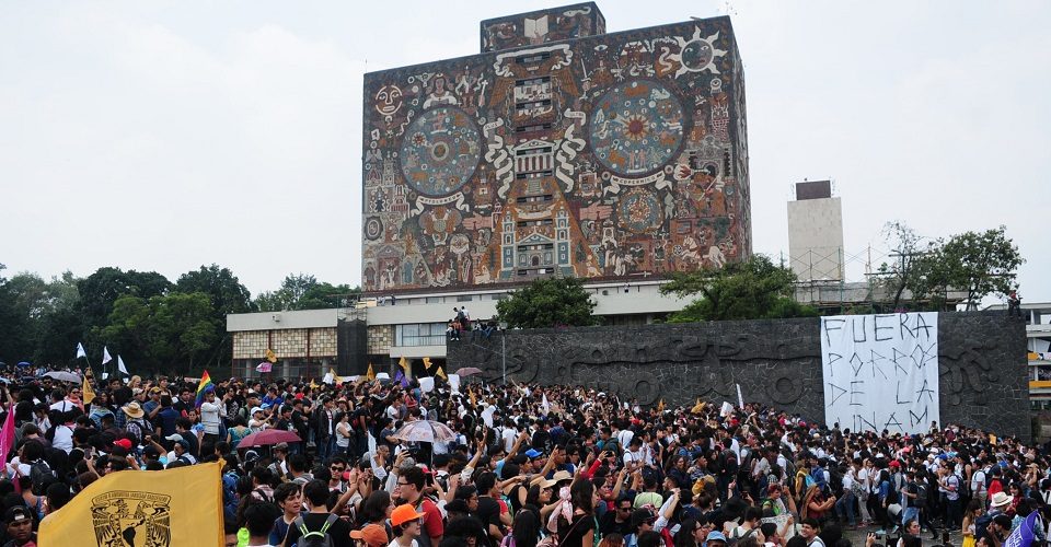 Por COVID-19, 72 mil estudiantes de la UNAM están en riesgo de desertar.