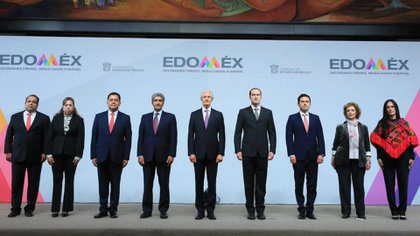 Por pandemia del Mazo, reorganiza su gabinete