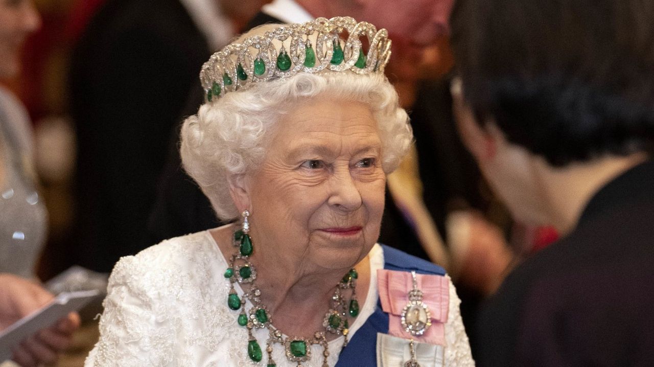 ¿Buscas trabajo? La reina Isabel te esta buscando