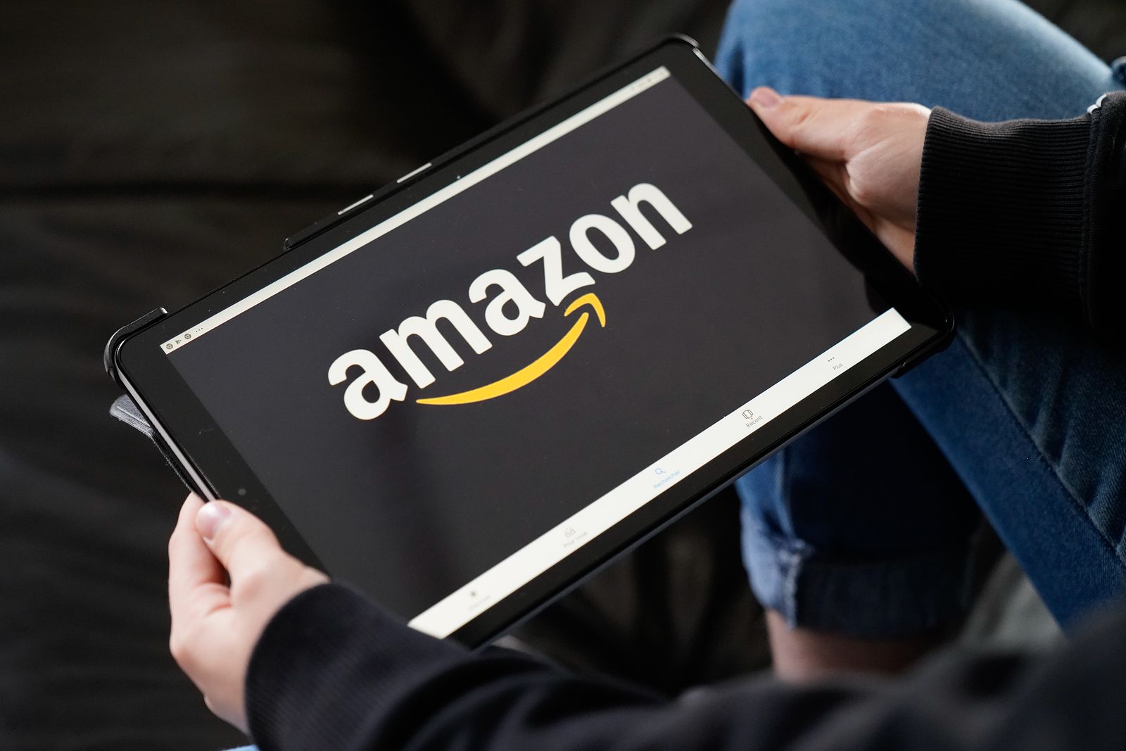 En EEUU mujer estafa con más de 100 mil dólares a Amazon
