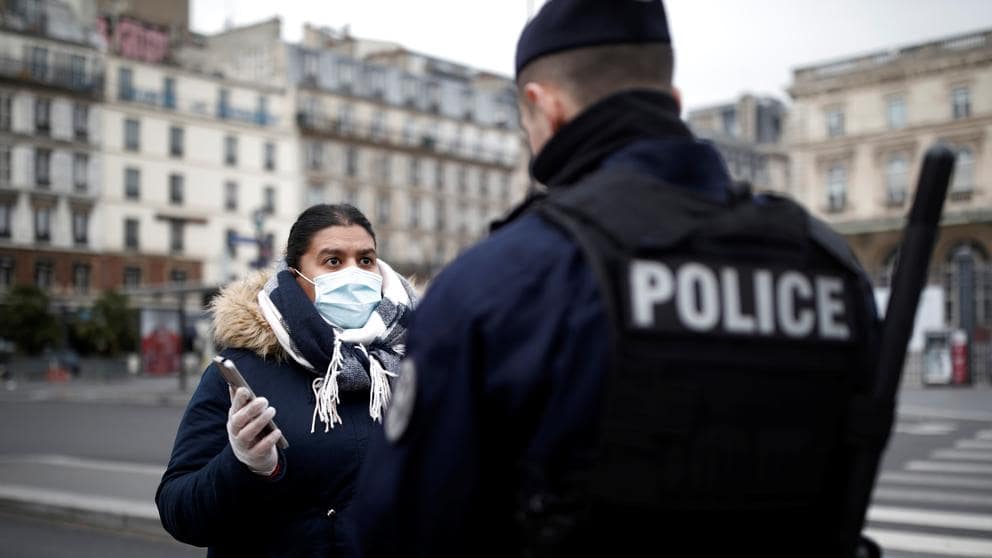 Francia regresa a confinamiento por segunda ola de Covid-19