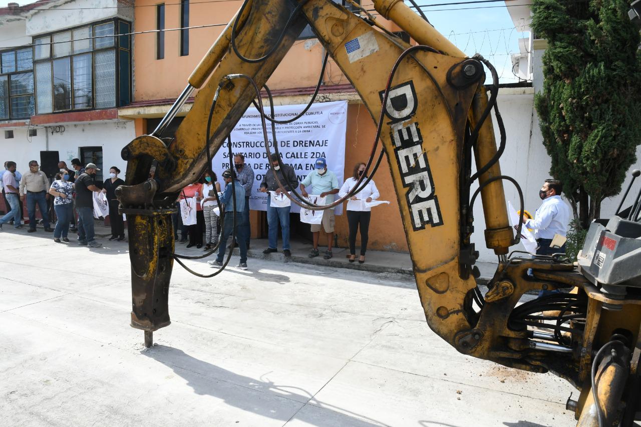 Inician obras de drenaje y pavimentación en colonias de Cuautla