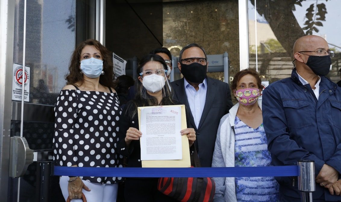 Padres de niños con cáncer presentan denuncia contra AMLO por el robo de medicamentos