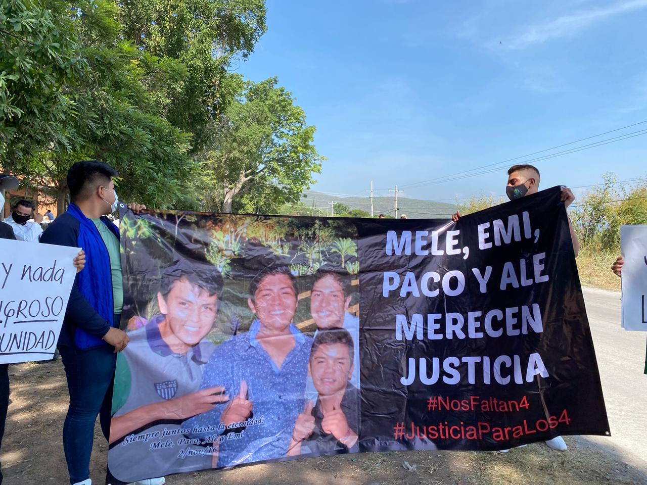 Piden a AMLO justicia por asesinato de estudiantes de la Prepa 4 de Jojutla