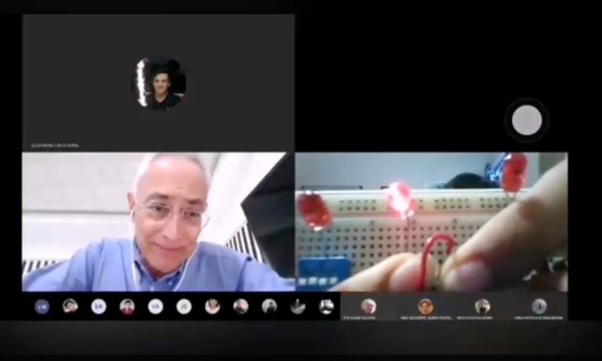 En clase virtual, maestro de la UANL humilla a alumno que padece síndrome de Asperger