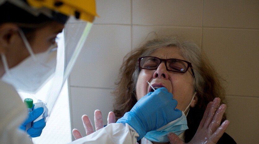 Perforan el cerebro a una mujer durante una prueba de covid-19